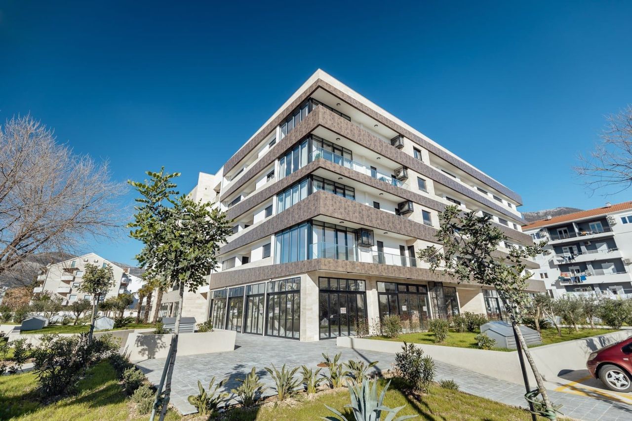 Apartment in Tivat, Montenegro, 48 m² - picture 1