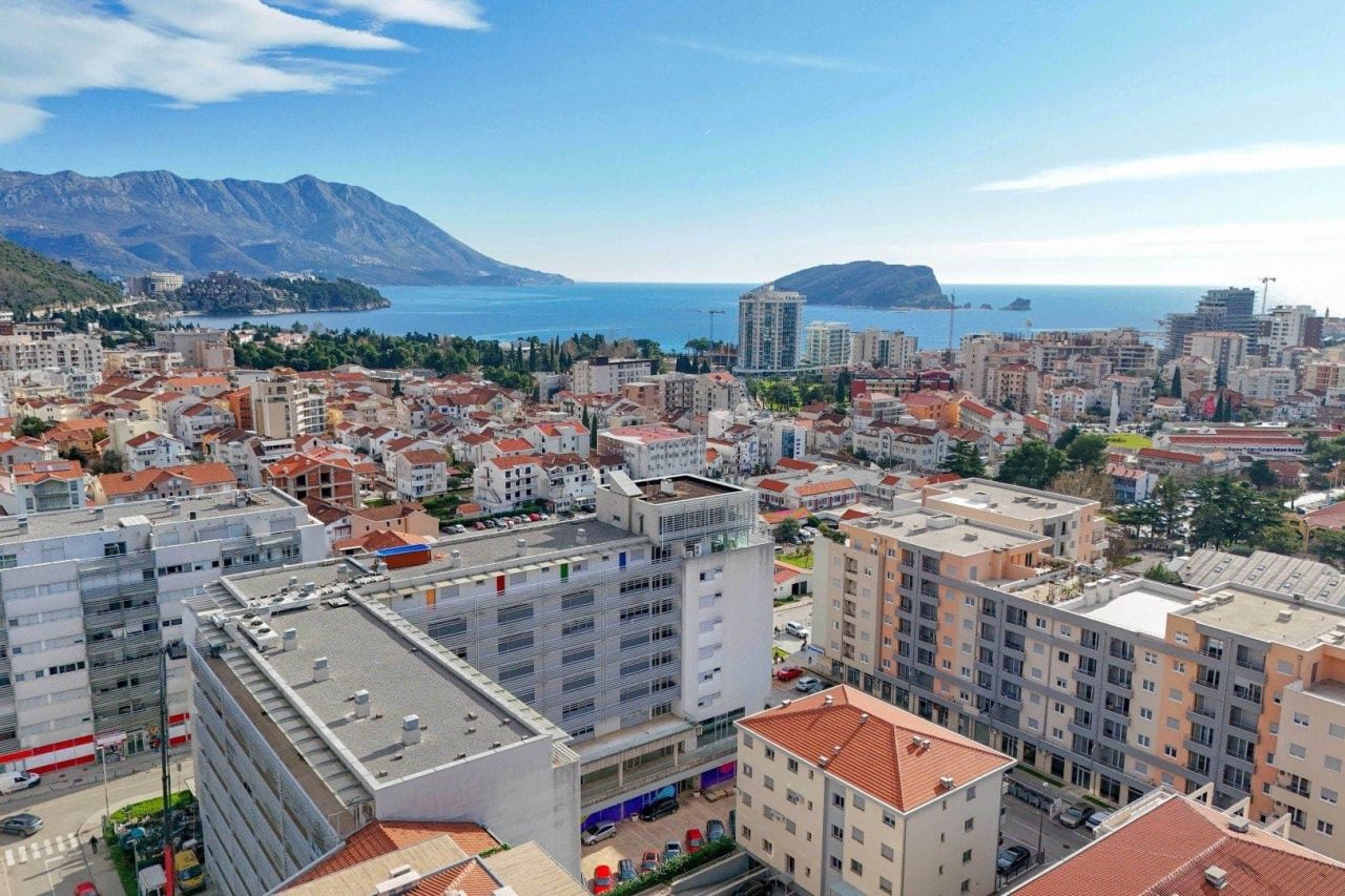 Apartamento en Budva, Montenegro, 74 m² - imagen 1