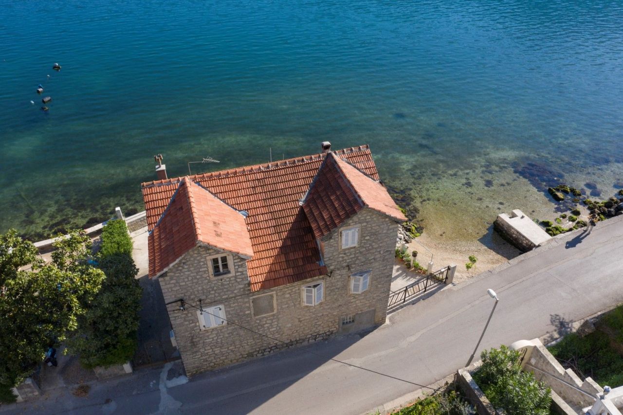 Casa en Prcanj, Montenegro, 100 m² - imagen 2