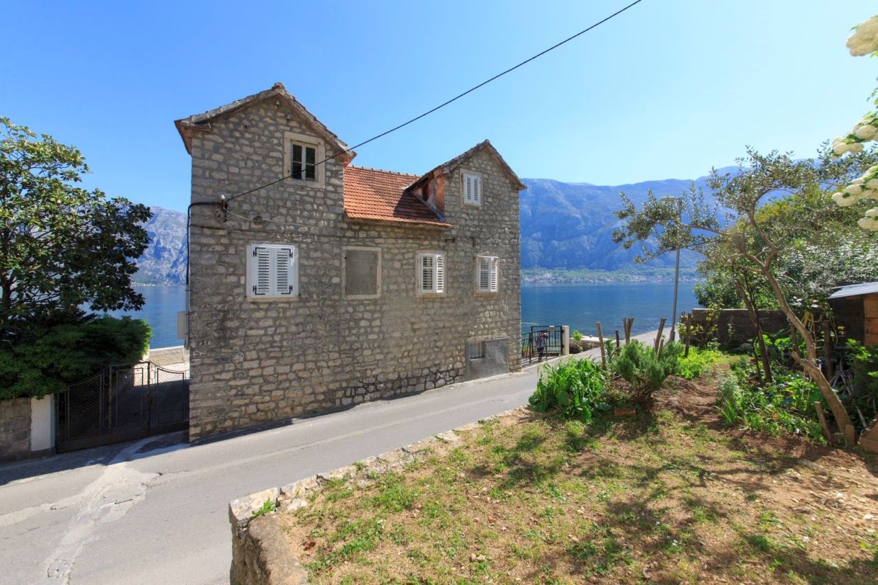 Casa en Prcanj, Montenegro, 100 m² - imagen 3