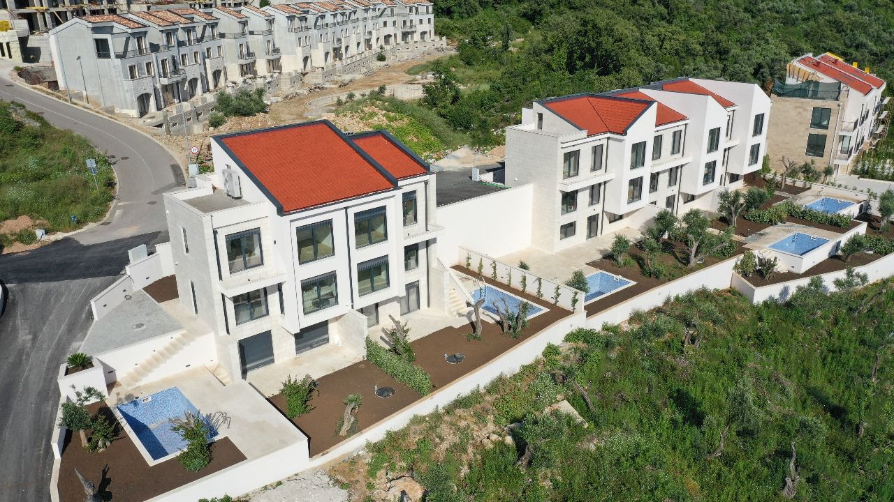 Casa en Rezevici, Montenegro, 140 m² - imagen 4