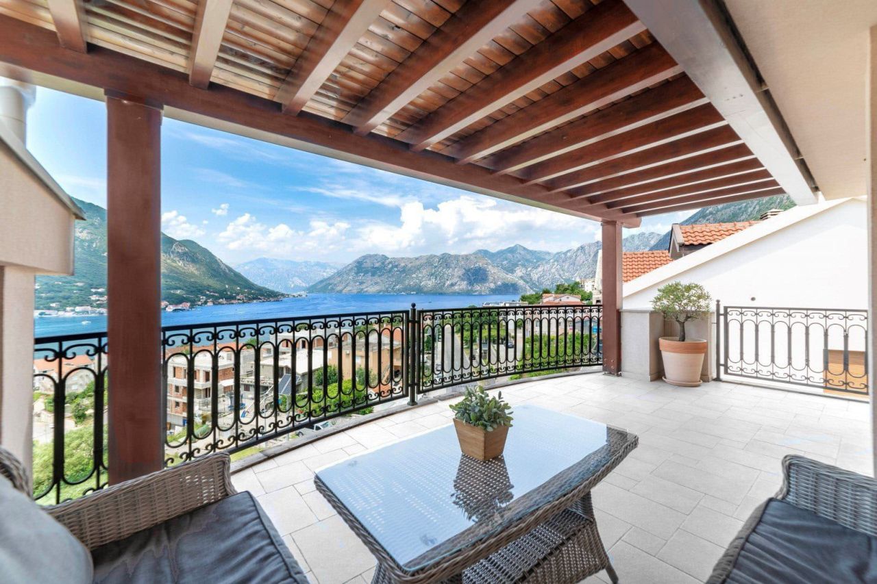 Apartment in Dobrota, Montenegro, 112 m² - picture 4