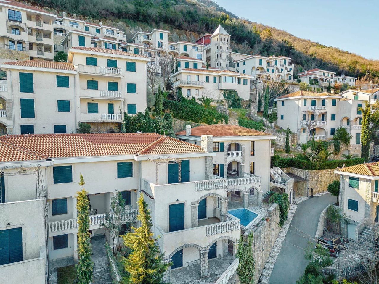 Apartment in Kostanjica, Montenegro, 92 m² - picture 4