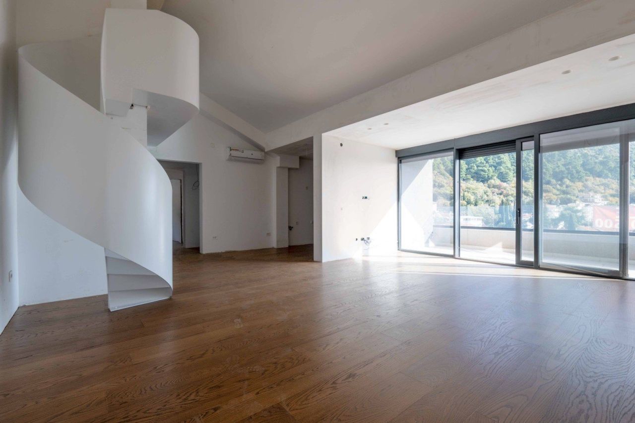 Apartment in Budva, Montenegro, 130 m² - picture 4