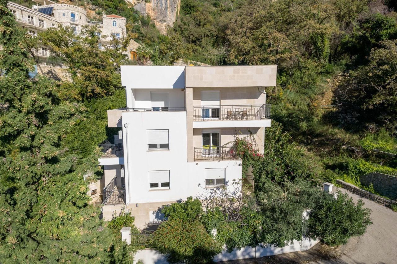 Villa en Budva, Montenegro, 400 m² - imagen 5
