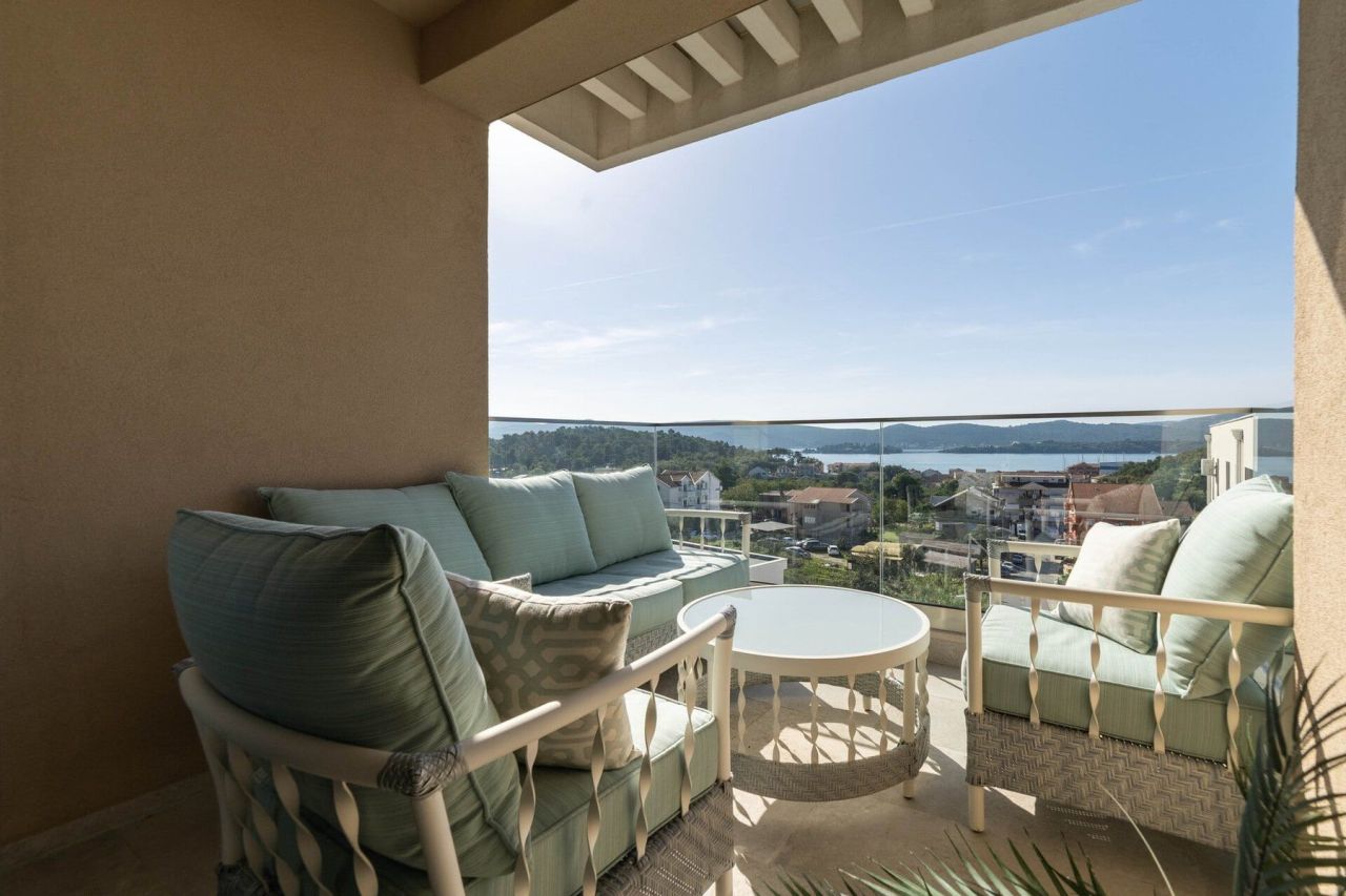 Apartment in Tivat, Montenegro, 62 m² - picture 5