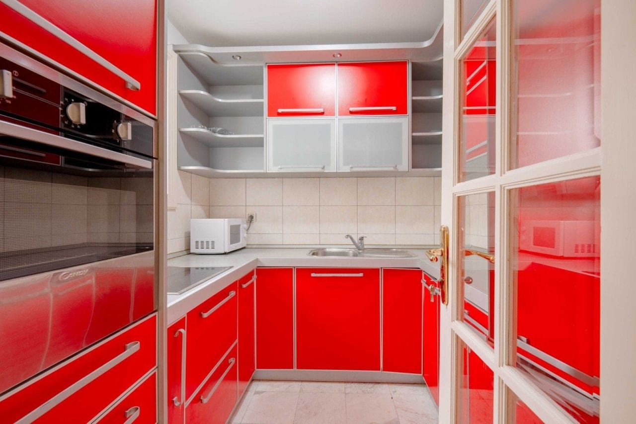 Apartment in Sveti Stefan, Montenegro, 131 m² - picture 6