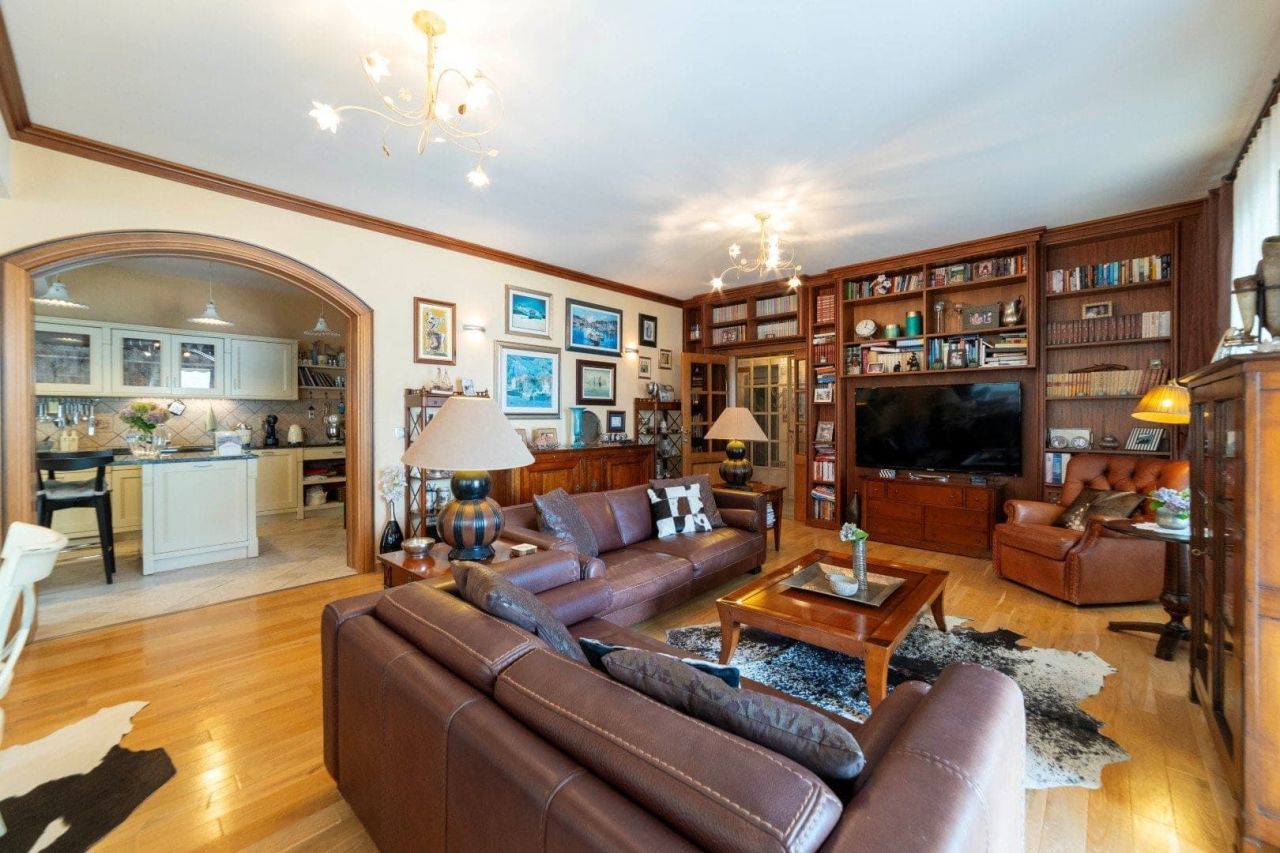 Apartment in Dobrota, Montenegro, 112 m² - picture 6