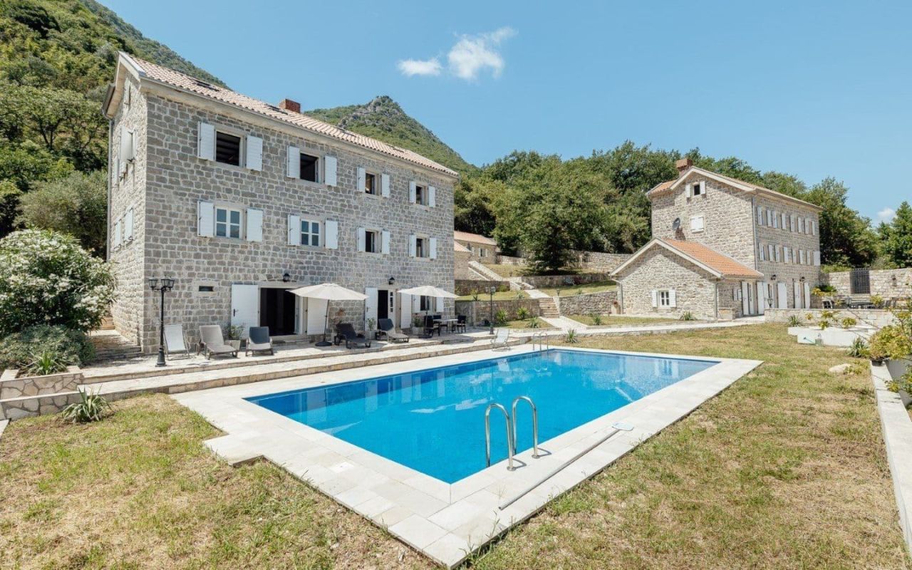 Villa à Prcanj, Monténégro, 800 m² - image 7
