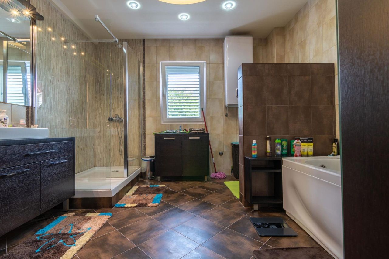 Villa in Tivat, Montenegro, 267 m² - picture 7