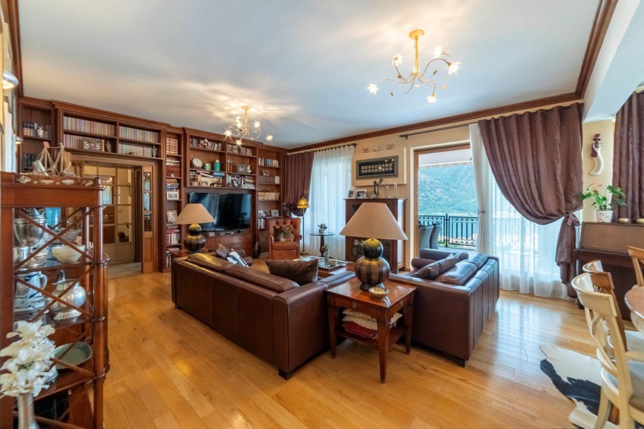 Apartment in Dobrota, Montenegro, 112 m² - picture 7