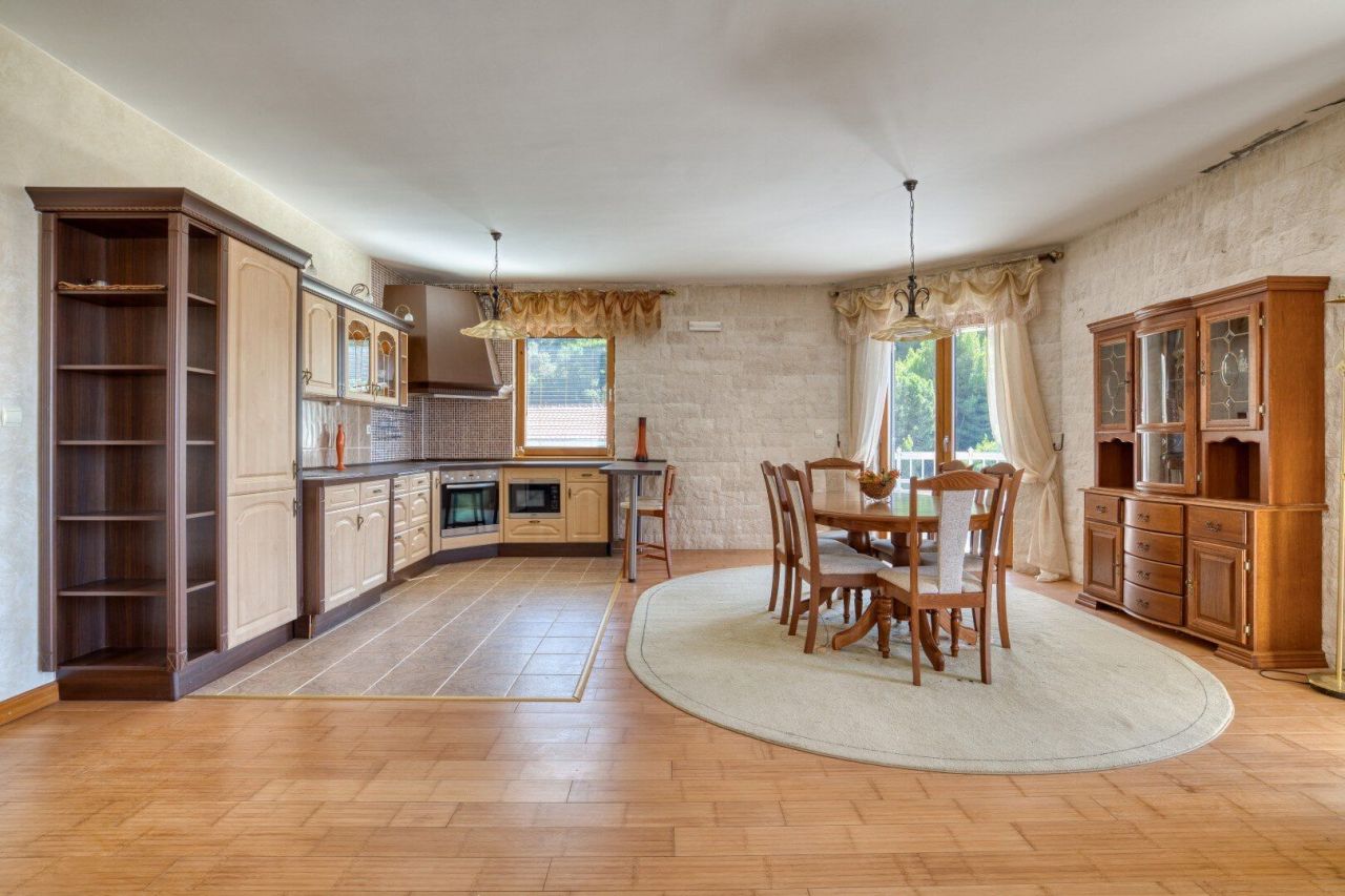 Apartment in Sveti Stefan, Montenegro, 146 m² - picture 8