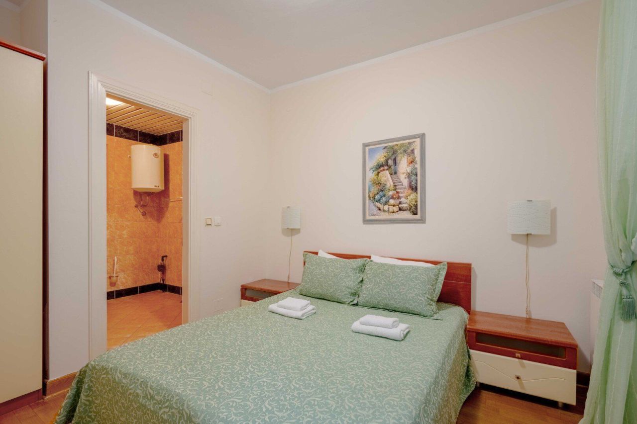 Apartment in Sveti Stefan, Montenegro, 131 m² - picture 8