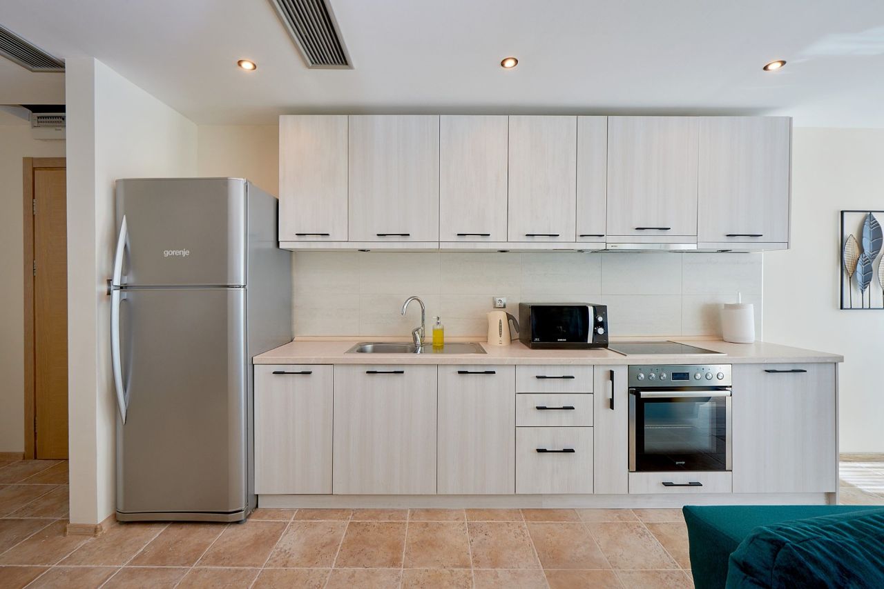 Apartment in Dobrota, Montenegro, 75 m² - picture 8