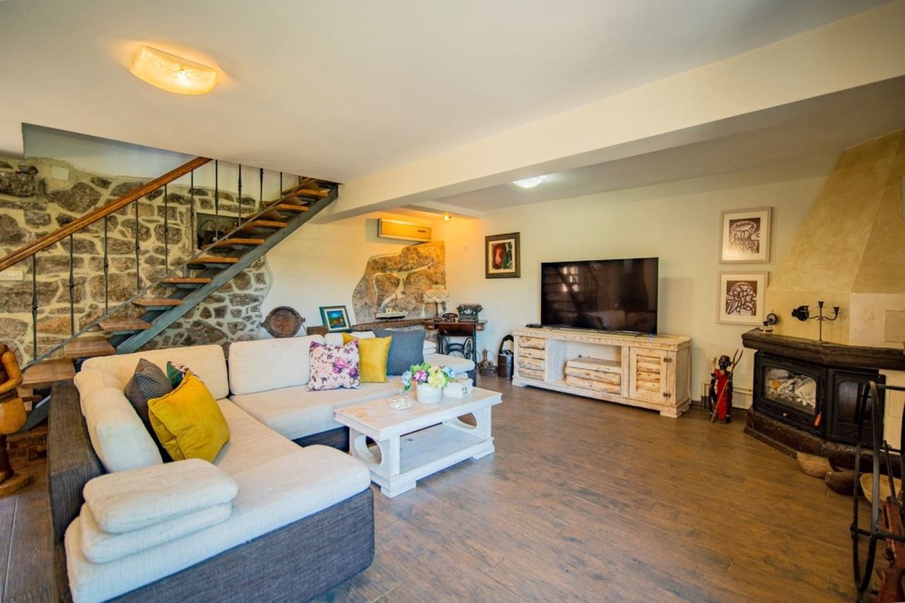 Casa en Tivat, Montenegro, 170 m² - imagen 8