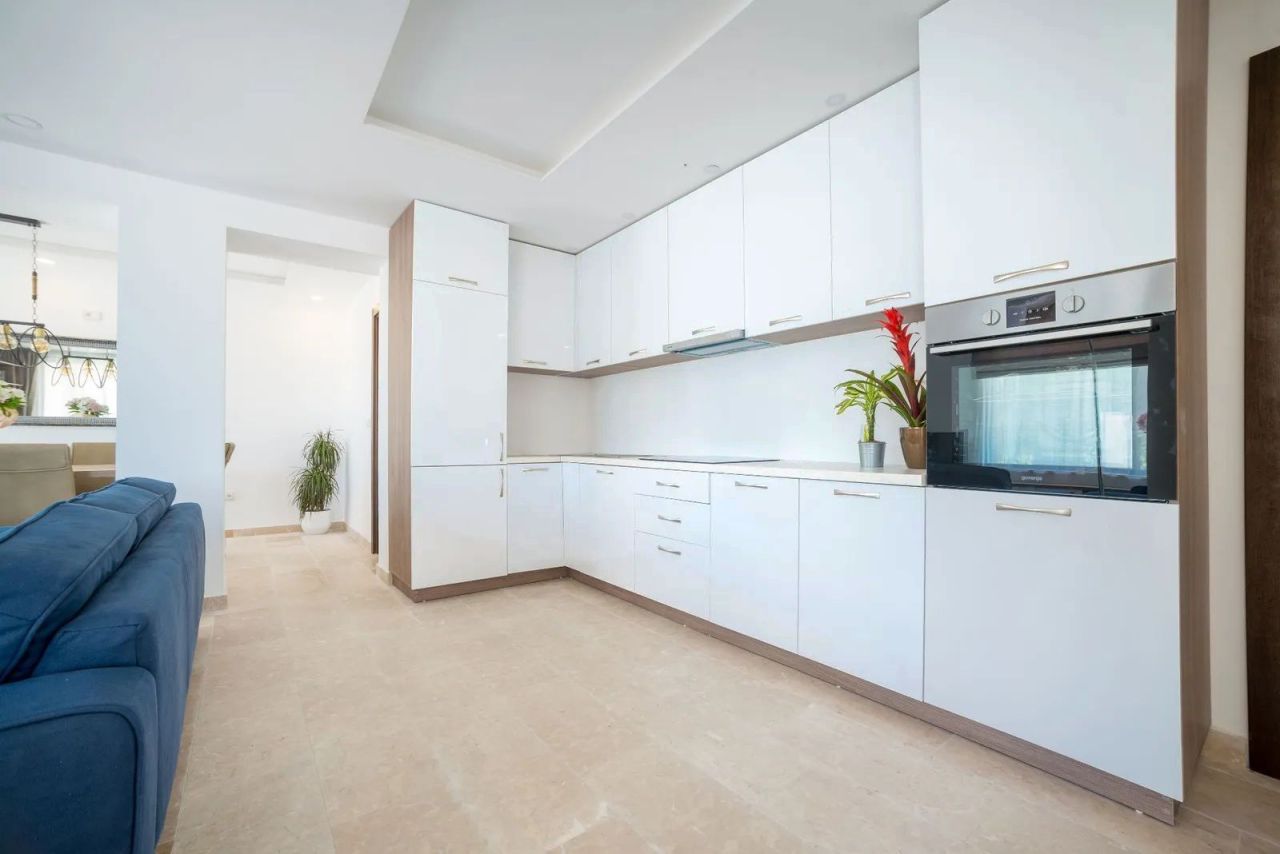 Haus in Becici, Montenegro, 170 m² - Foto 9