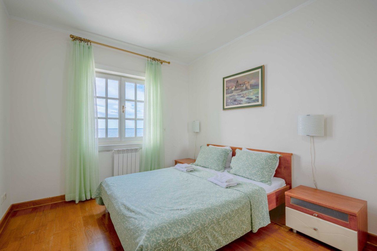 Apartment in Sveti Stefan, Montenegro, 131 m² - picture 9