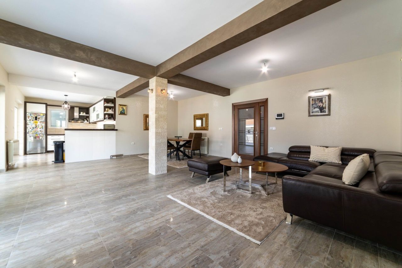 Appartement à Stoliv, Monténégro, 440 m² - image 9