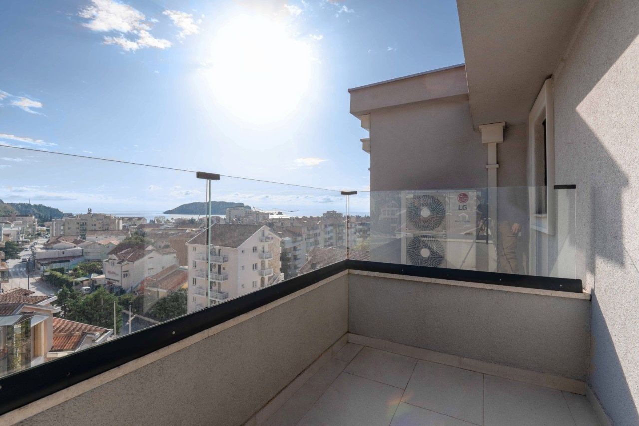 Apartment in Budva, Montenegro, 130 m² - picture 9