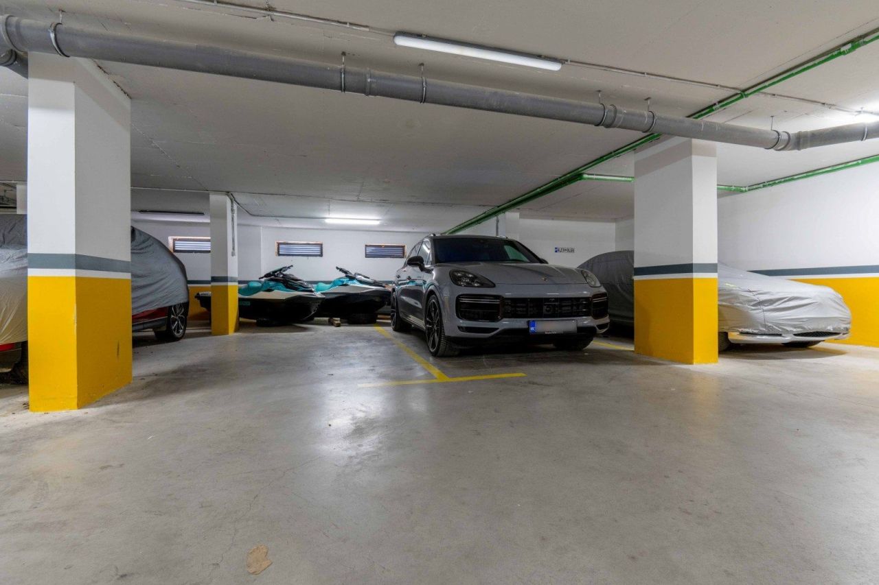 Apartment in Budva, Montenegro, 130 m² - picture 10