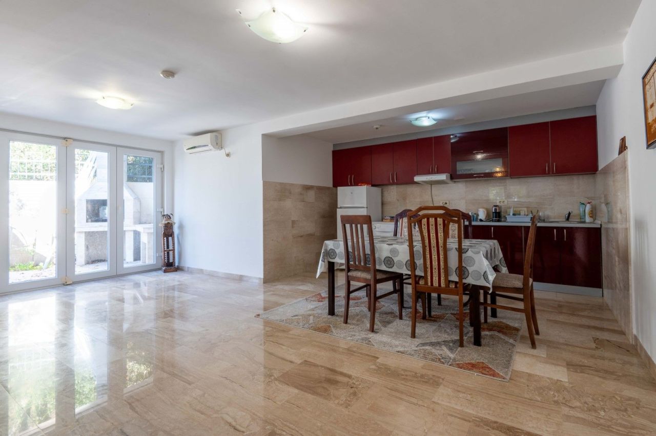 Villa en Budva, Montenegro, 400 m² - imagen 11