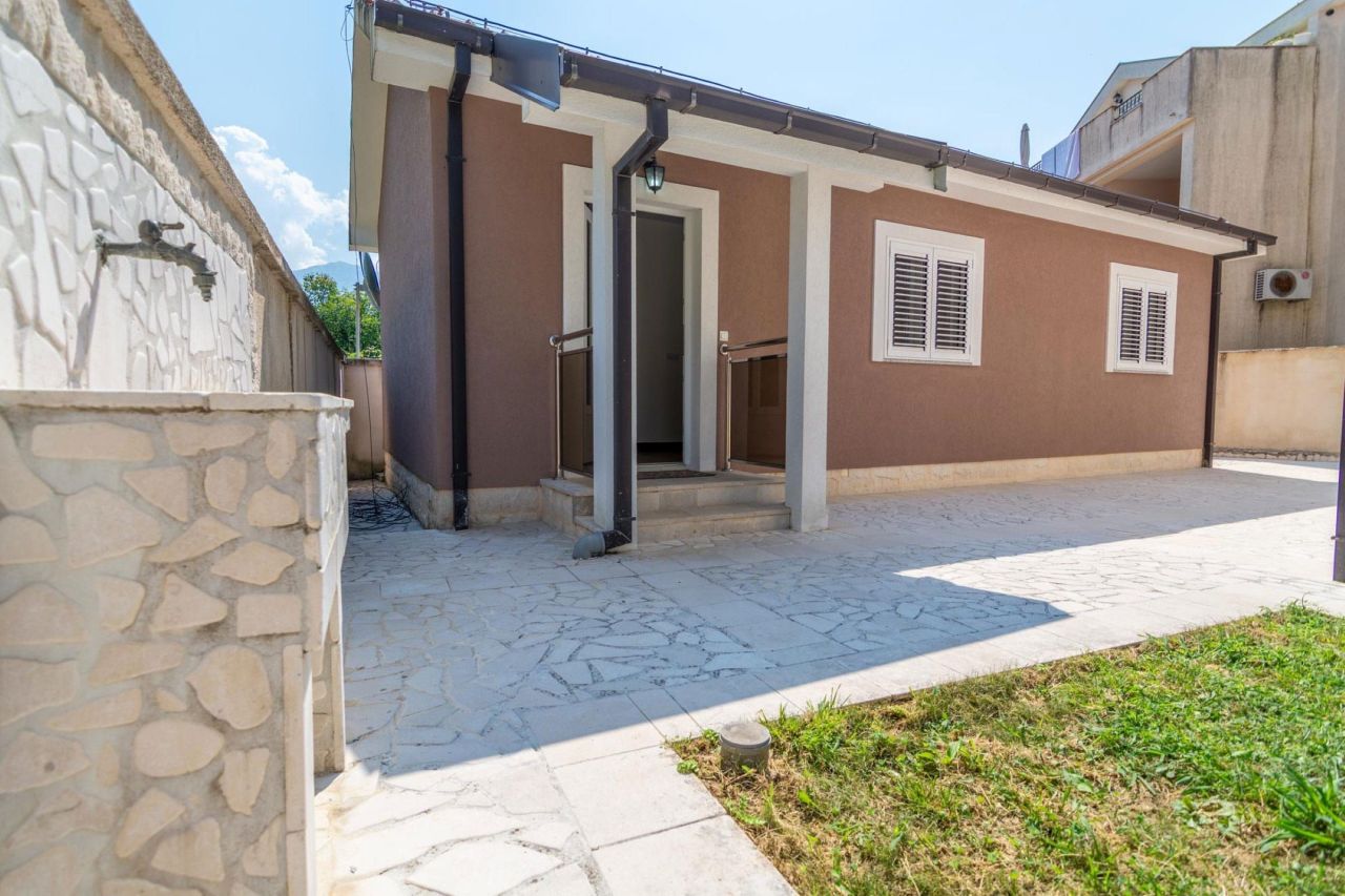 Villa in Tivat, Montenegro, 267 m² - picture 11