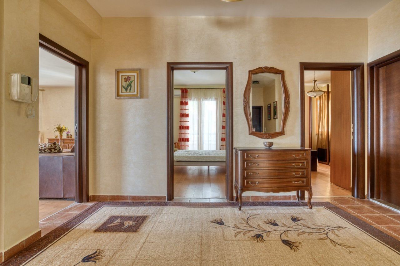 Apartment in Sveti Stefan, Montenegro, 146 m² - picture 12