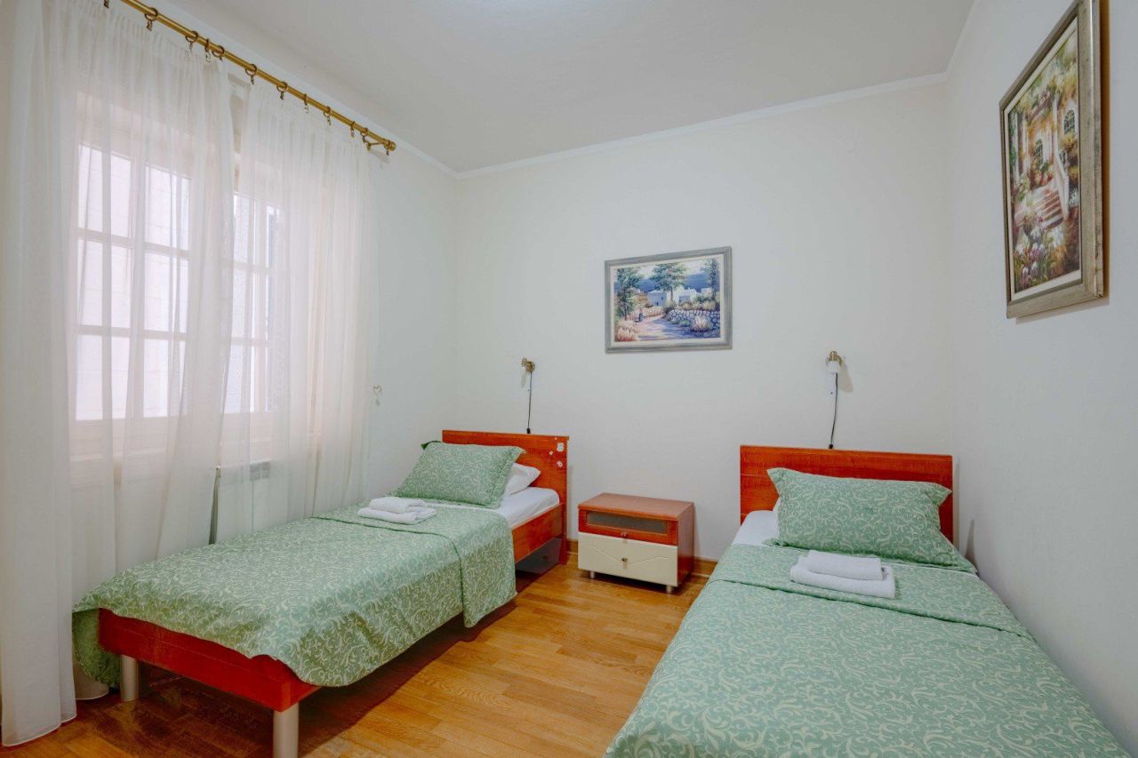 Apartment in Sveti Stefan, Montenegro, 131 m² - picture 12