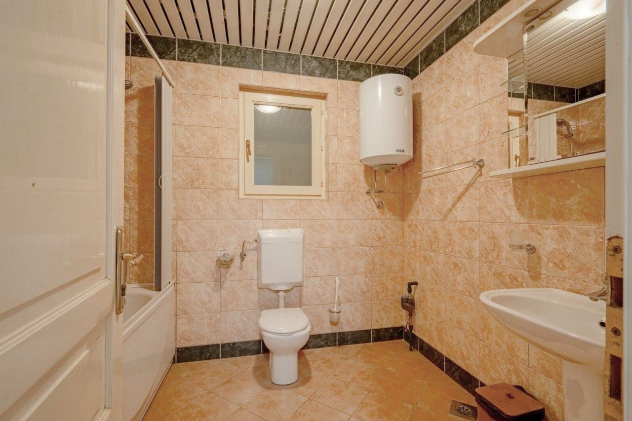 Apartment in Sveti Stefan, Montenegro, 131 m² - picture 13