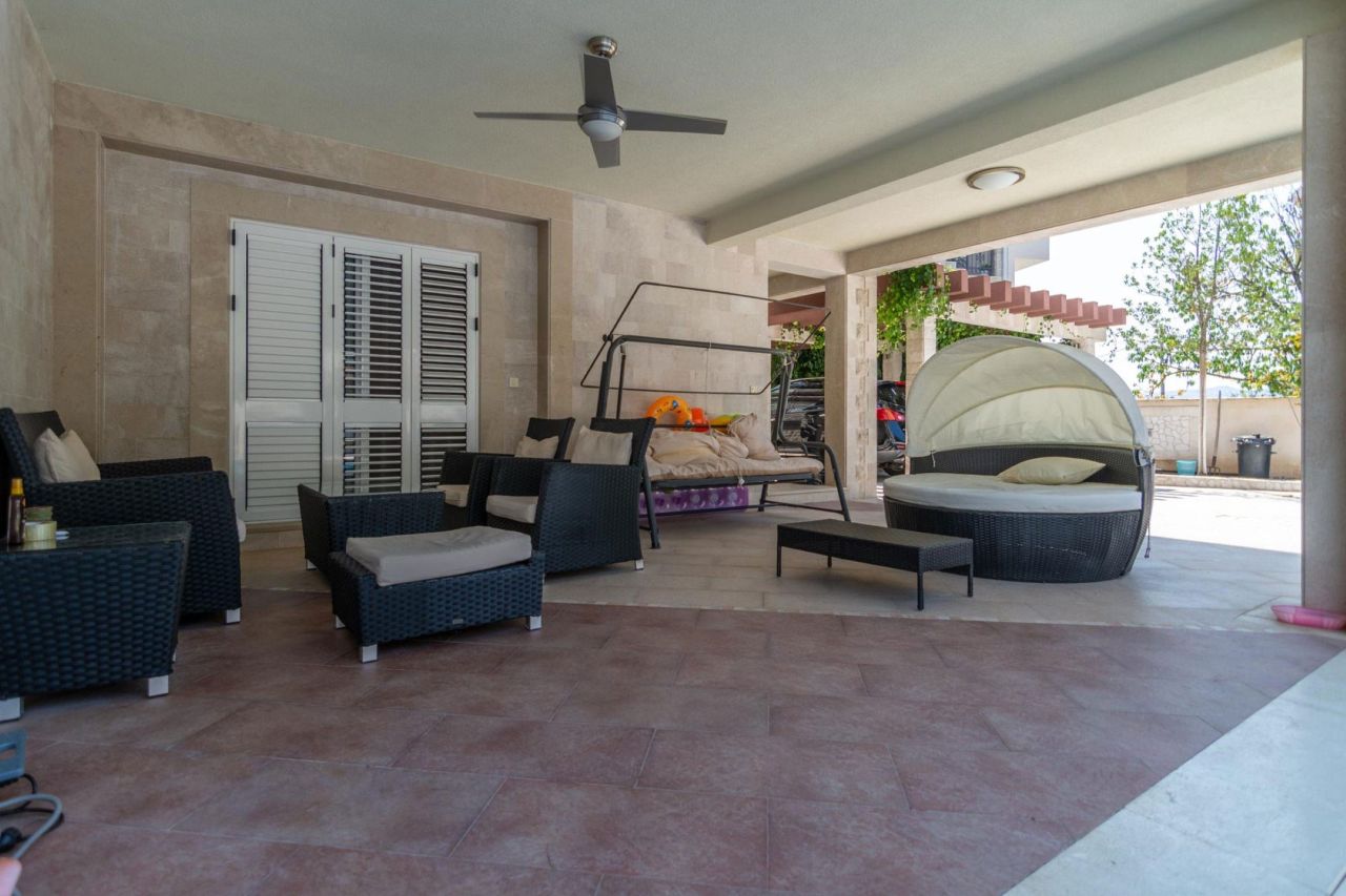 Villa in Tivat, Montenegro, 267 m² - picture 13