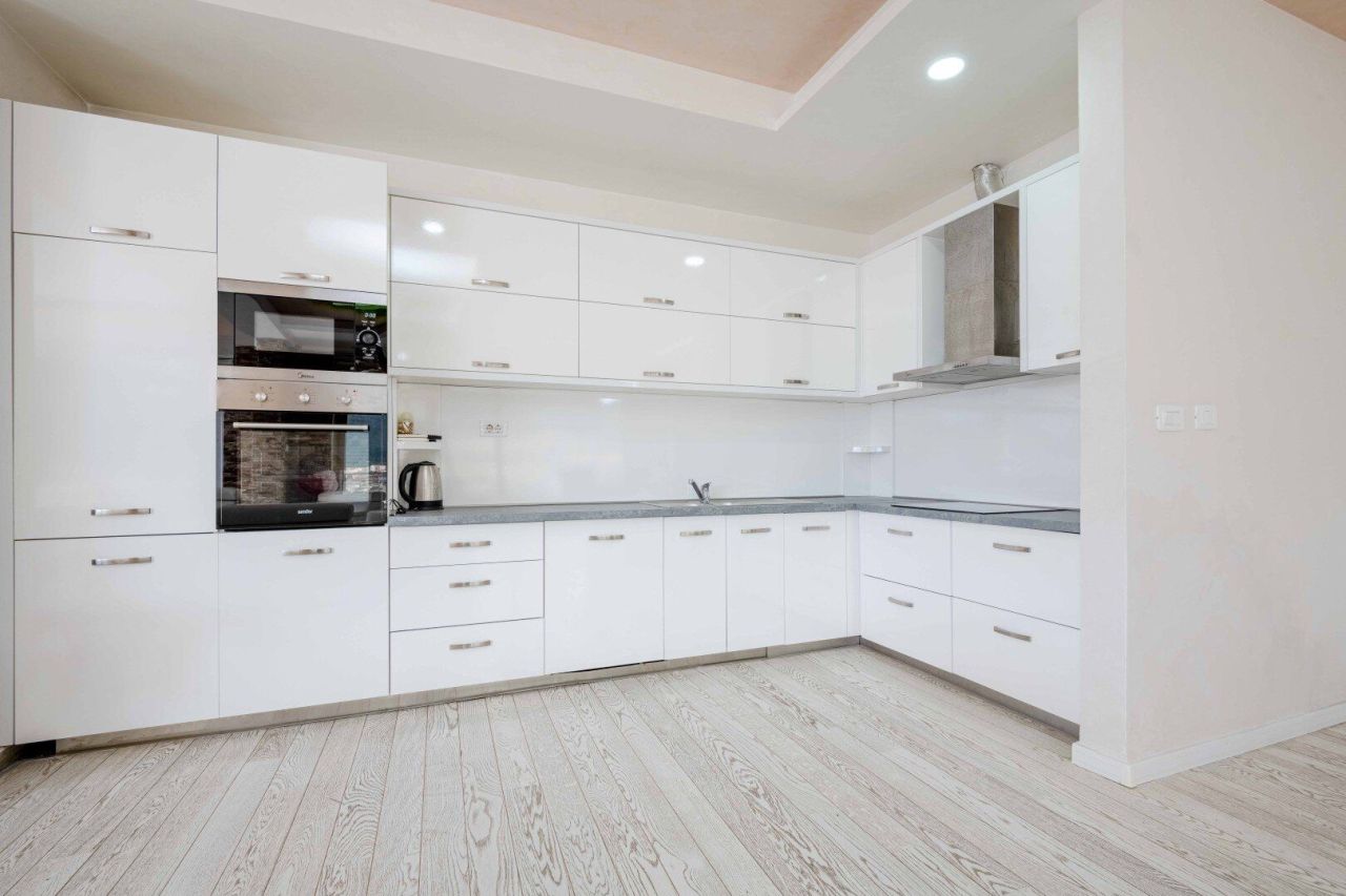 Apartamento en Budva, Montenegro, 210 m² - imagen 14