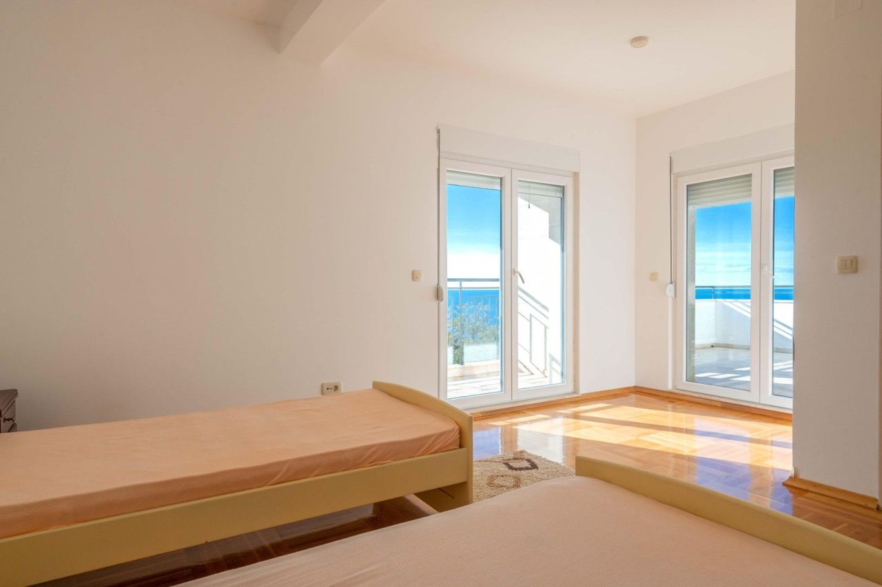 Villa en Budva, Montenegro, 400 m² - imagen 15