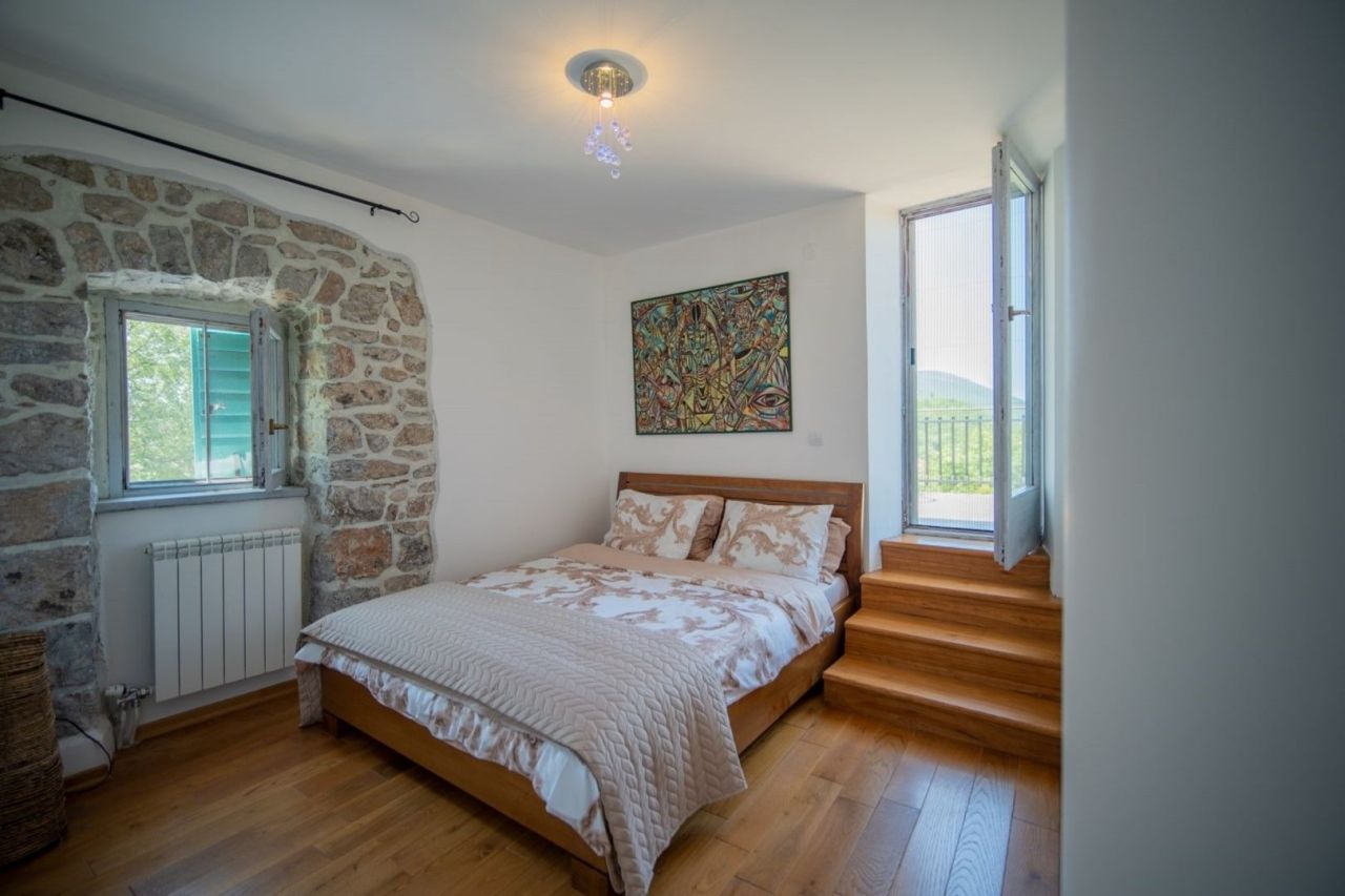 Casa en Tivat, Montenegro, 170 m² - imagen 15