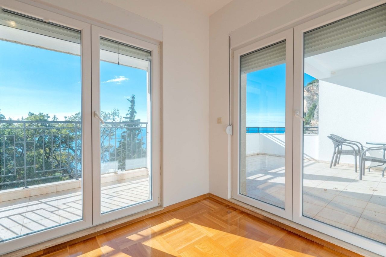 Villa en Budva, Montenegro, 400 m² - imagen 16