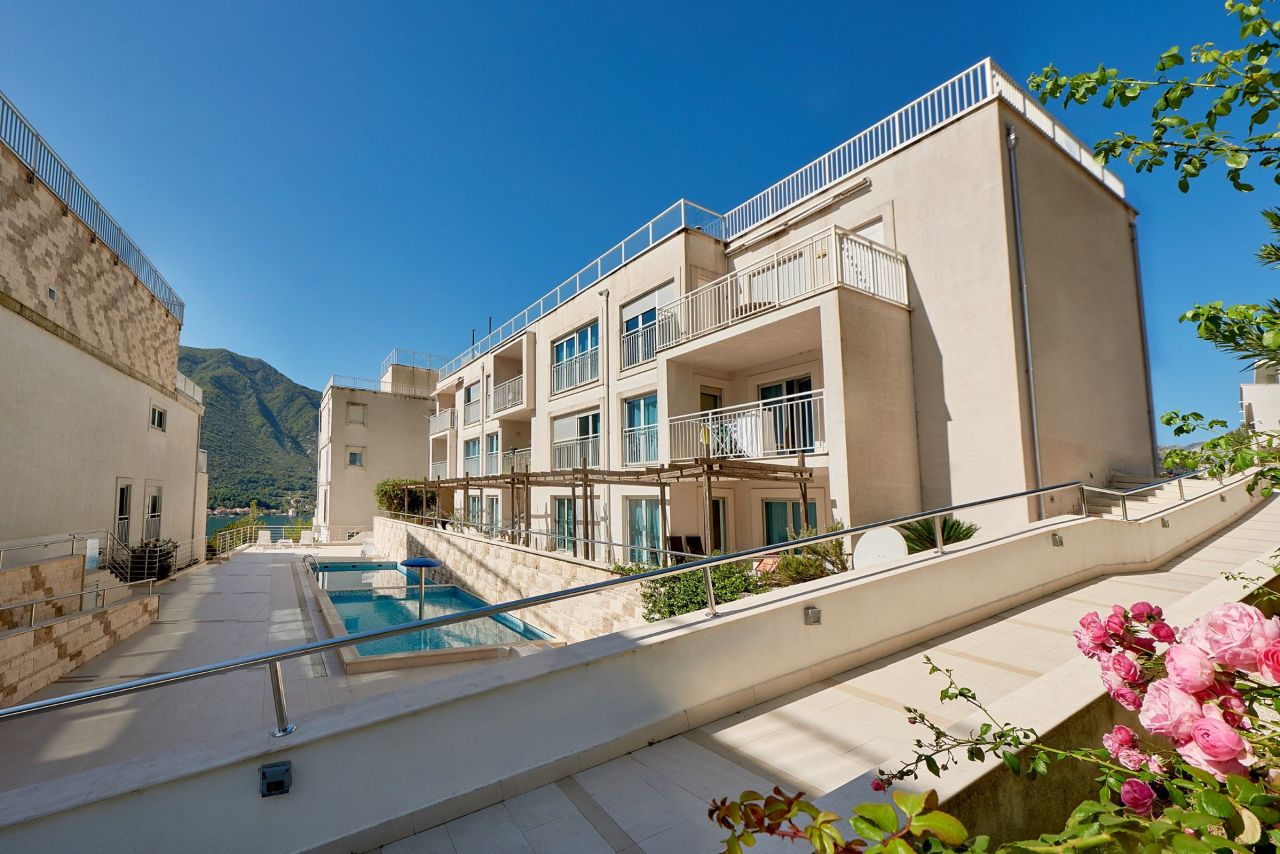 Apartment in Dobrota, Montenegro, 75 m² - picture 17