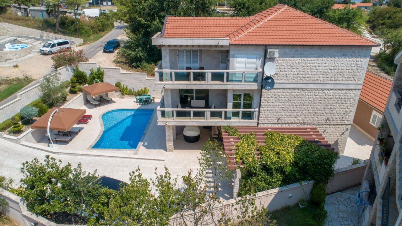 Villa in Tivat, Montenegro, 267 m² - picture 17