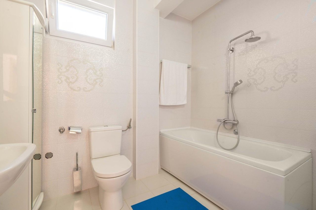 Villa en Budva, Montenegro, 400 m² - imagen 18