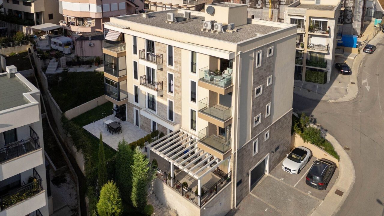 Apartment in Tivat, Montenegro, 62 m² - picture 18