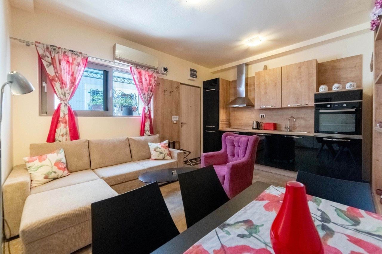 Apartment in Dobrota, Montenegro, 112 m² - picture 19