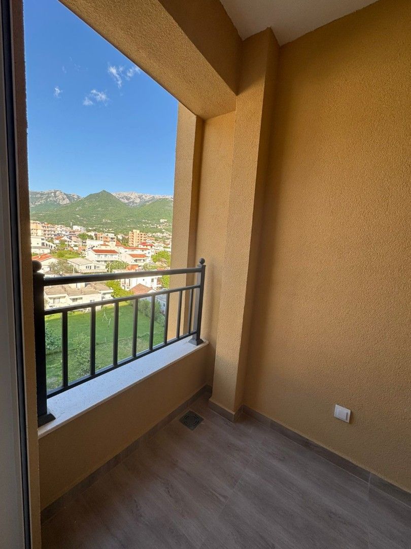 Flat in Bar, Montenegro, 26 m² - picture 1