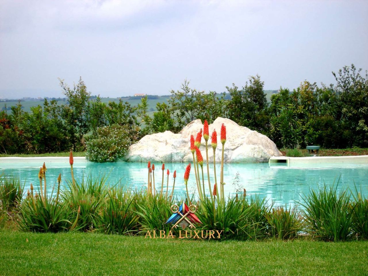Villa Via Cantalupo, Italy, 1 100 m² - picture 1
