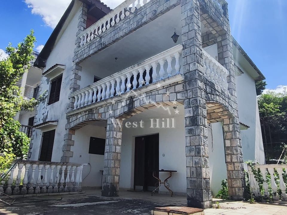 Maison à Krasici, Monténégro, 150 m² - image 1