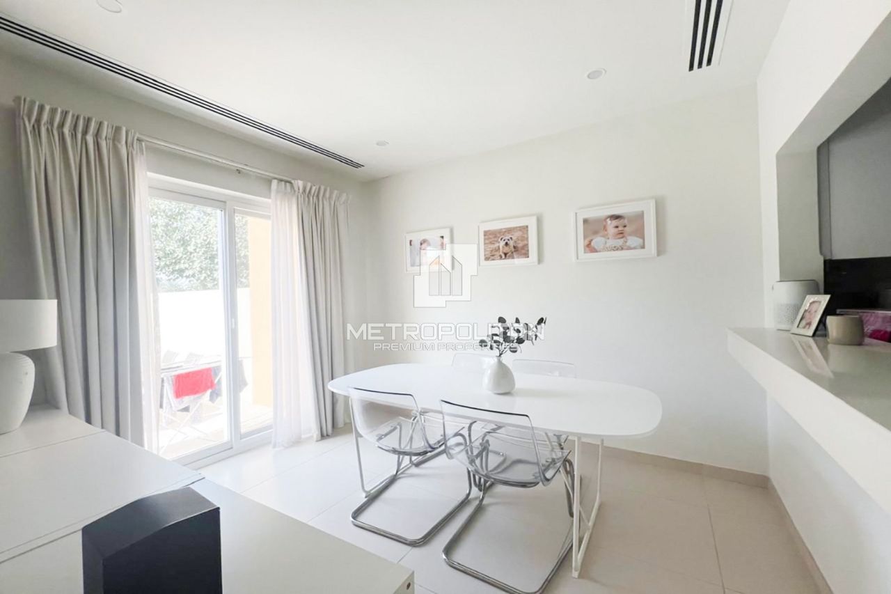 Maison urbaine à Dubaï, EAU, 160 m² - image 1