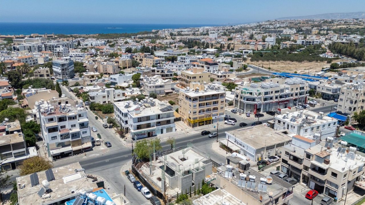 Biens commerciaux à Paphos, Chypre, 1 079 m² - image 1