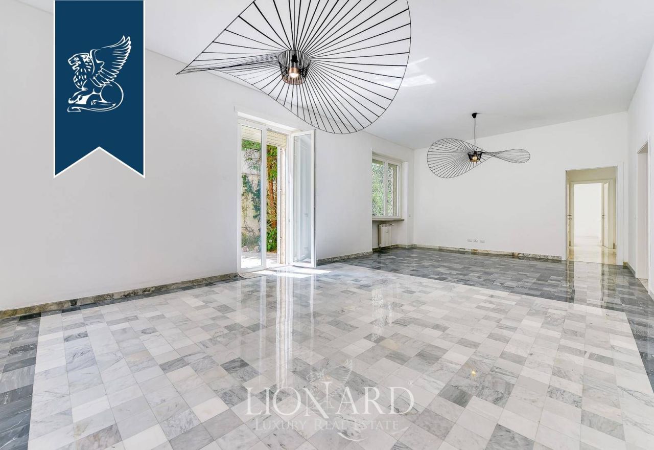 Apartment in Rome, Italy, 230 m² - picture 1