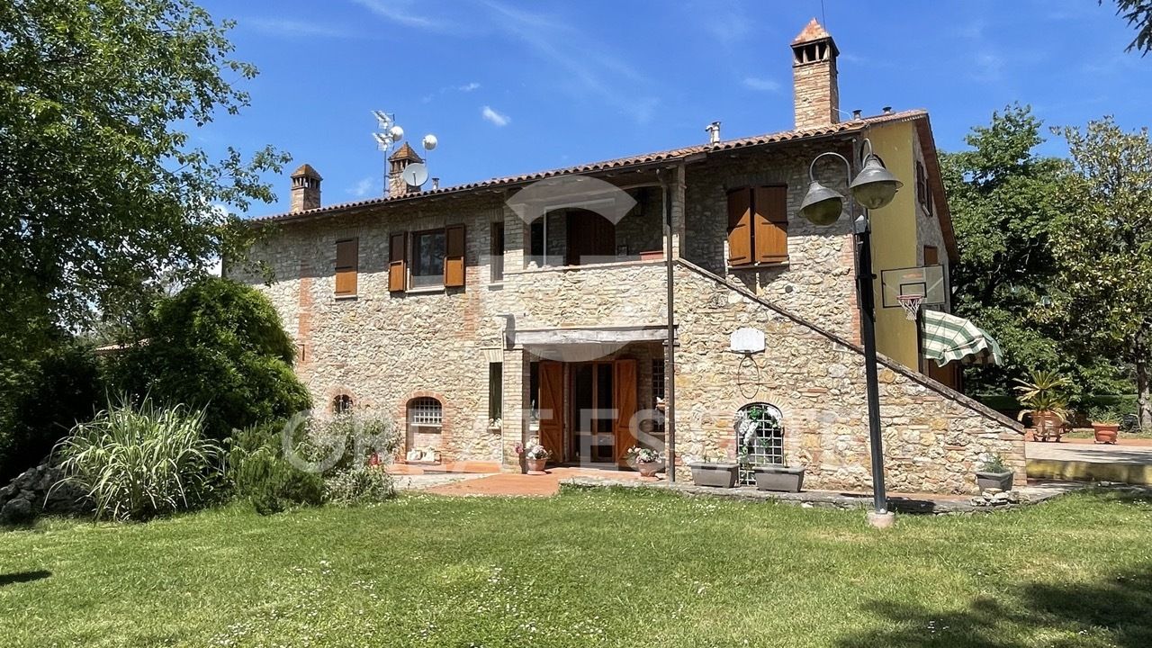 House in Corciano, Italy, 787.4 m² - picture 1