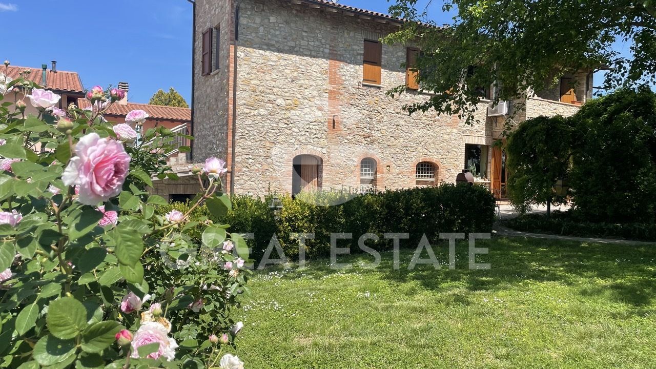 House in Corciano, Italy, 787.4 m² - picture 7