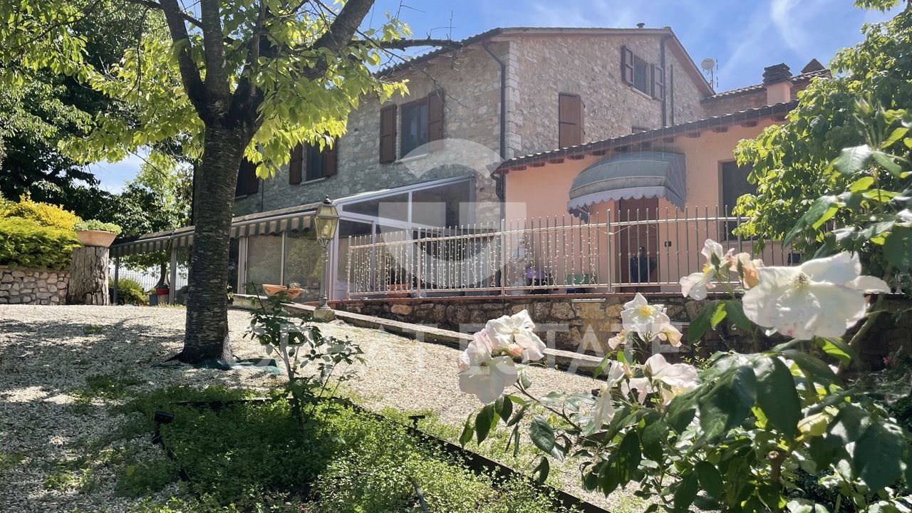 House in Corciano, Italy, 787.4 m² - picture 8