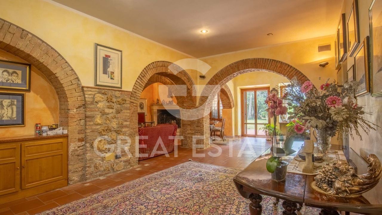 House in Corciano, Italy, 787.4 m² - picture 11