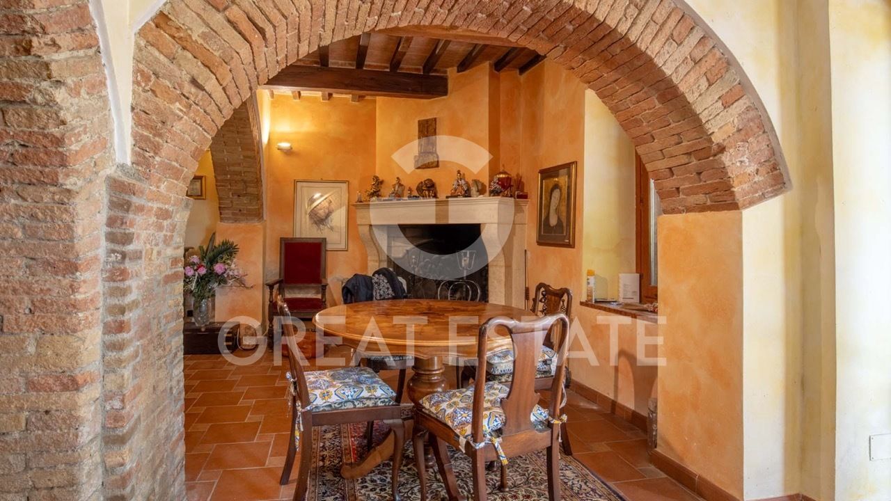 House in Corciano, Italy, 787.4 m² - picture 12